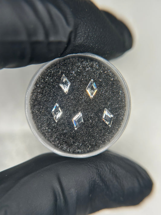 Pack 5 Diamond Shape Crystal